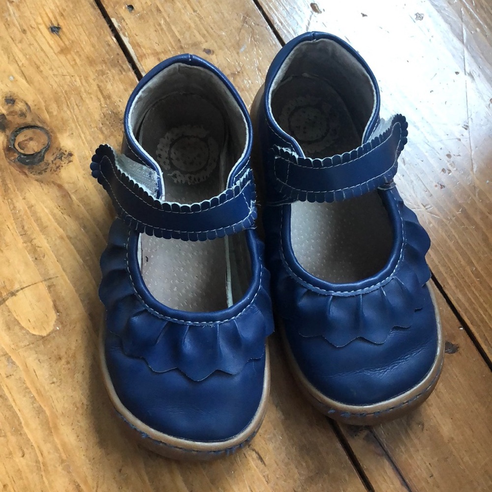 Livie and Luca Navy Ruches